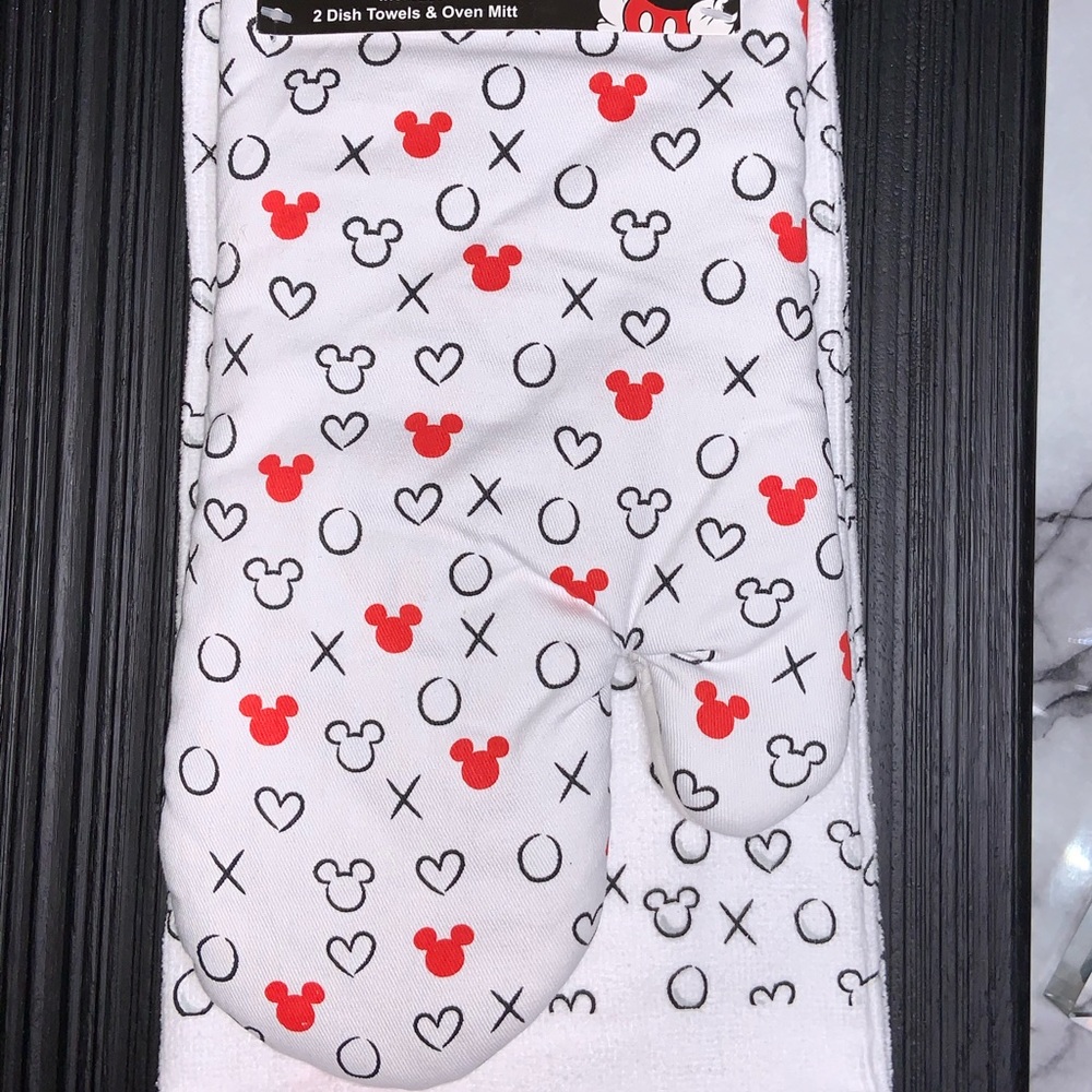Disney Mickey Mouse 3 pc Kitchen Set Towels + Mit - Picture 2 of 5